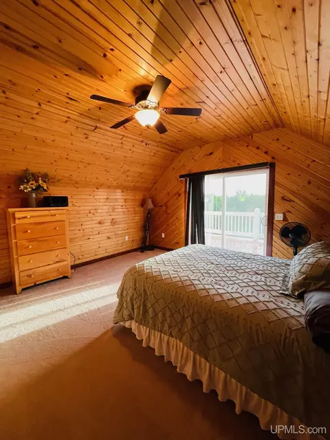 Bedroom - N8041 Harborview, Munising, MI 49862 photo 3 of 3