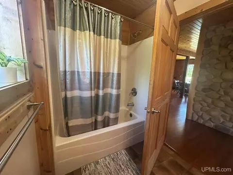 Bath - N8041 Harborview, Munising, MI 49862 photo 2 of 6