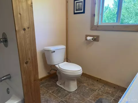 Bath - N8041 Harborview, Munising, MI 49862 photo 5 of 6