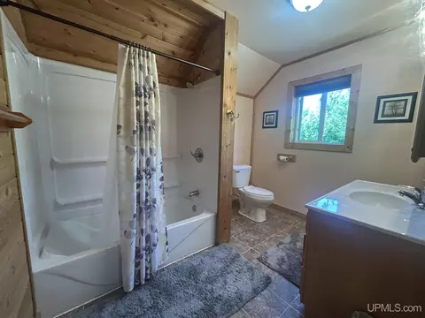 Bath - N8041 Harborview, Munising, MI 49862 photo 3 of 6