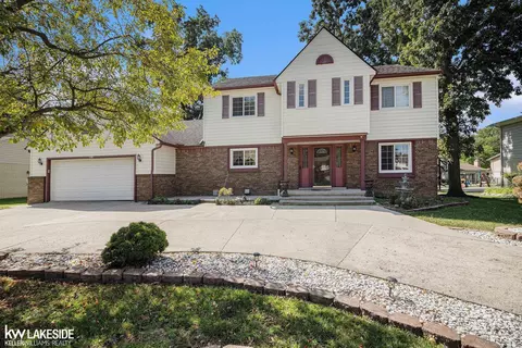 22665 Kenwyck, Southfield, MI 48034