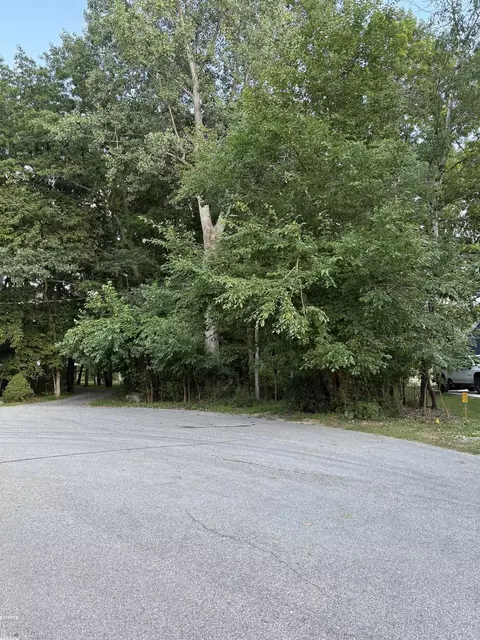 2948 Island Pt, Metamora, MI 48455