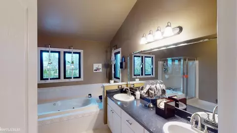 Bath - 49344 Shenandoah, Macomb, MI 48044 photo 2 of 4