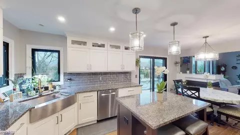 Kitchen - 49344 Shenandoah, Macomb, MI 48044 photo 6 of 6