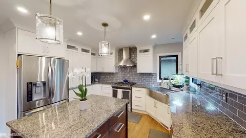 Kitchen - 49344 Shenandoah, Macomb, MI 48044 photo 4 of 6