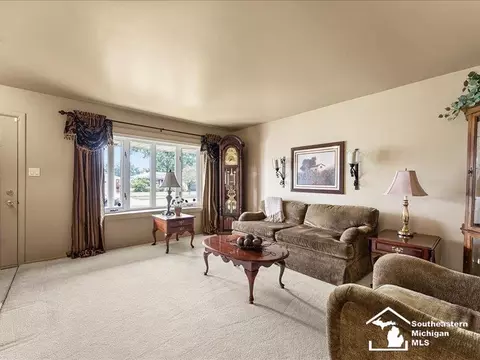 Living - 14142 Dundee, Riverview, MI 48193 photo 1 of 3