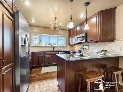 Kitchen - 14142 Dundee, Riverview, MI 48193 photo 1 of 2