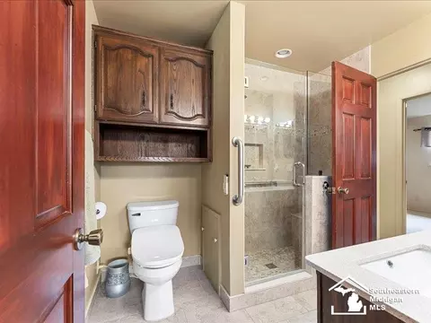 Bath - 14142 Dundee, Riverview, MI 48193 photo 1 of 3