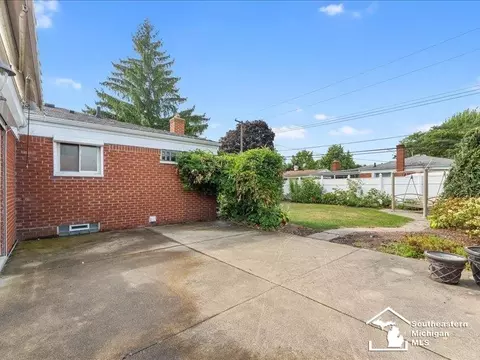 Exterior - 14142 Dundee, Riverview, MI 48193 photo 2 of 5