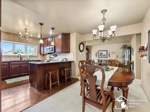 Dining - 14142 Dundee, Riverview, MI 48193 photo 2 of 3