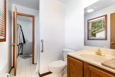 Bath - 1580 Bunkerhill, Gladwin, MI 48624 photo 2 of 2
