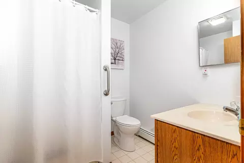 Bath - 1580 Bunkerhill, Gladwin, MI 48624 photo 1 of 2