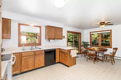 Kitchen - 1580 Bunkerhill, Gladwin, MI 48624 photo 2 of 3