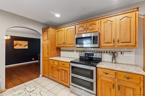 Kitchen - 1320 E Oregon, Adrian, MI 49221 photo 8 of 8