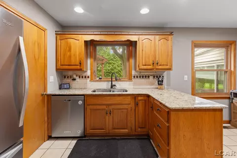 Kitchen - 1320 E Oregon, Adrian, MI 49221 photo 5 of 8