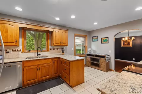 Kitchen - 1320 E Oregon, Adrian, MI 49221 photo 6 of 8