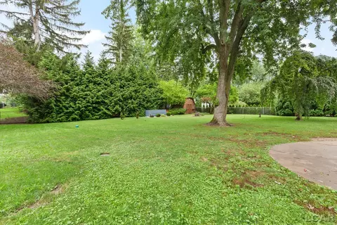 Exterior - 1320 E Oregon, Adrian, MI 49221 photo 4 of 7