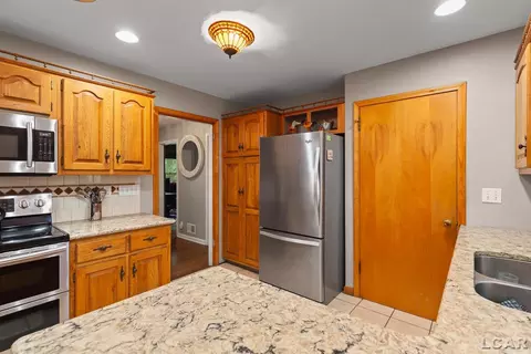 Kitchen - 1320 E Oregon, Adrian, MI 49221 photo 4 of 8