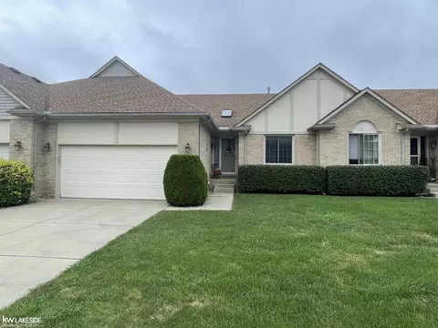30111 Indianwood, New Baltimore, MI 48047