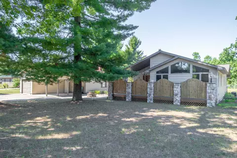 2179 Timber, Harrison, MI 48625 photo 2