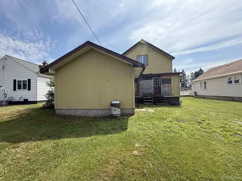 Exterior - 809 E Pierce, Wakefield, MI 49968 photo 6 of 9