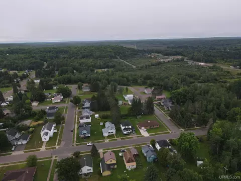 View/Area - 809 E Pierce, Wakefield, MI 49968 photo 5 of 7