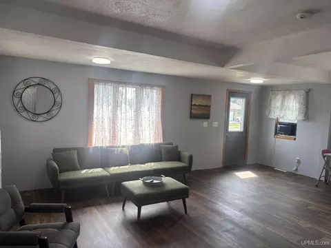 Living - 809 E Pierce, Wakefield, MI 49968 photo 1 of 4