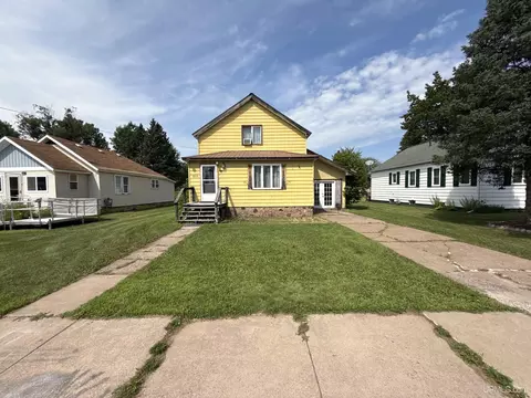 Exterior - 809 E Pierce, Wakefield, MI 49968 photo 5 of 9