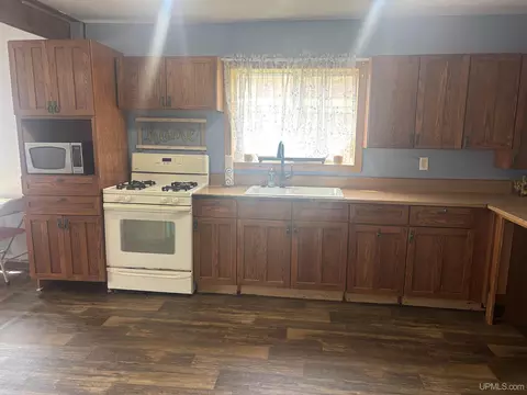 Kitchen - 809 E Pierce, Wakefield, MI 49968 photo 3 of 3