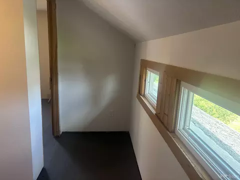 Entry Way - 809 E Pierce, Wakefield, MI 49968 photo 3 of 9
