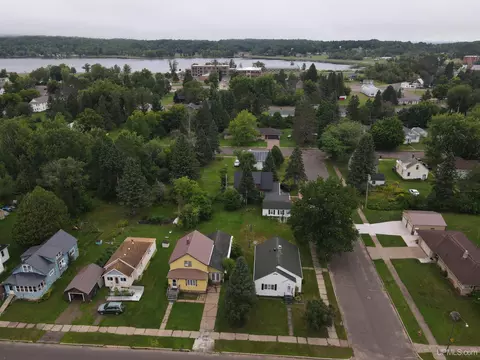 View/Area - 809 E Pierce, Wakefield, MI 49968 photo 2 of 7