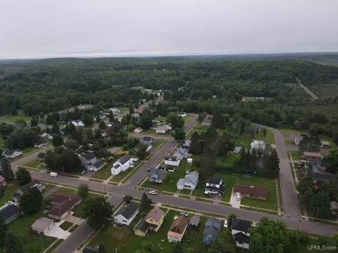 View/Area - 809 E Pierce, Wakefield, MI 49968 photo 6 of 7