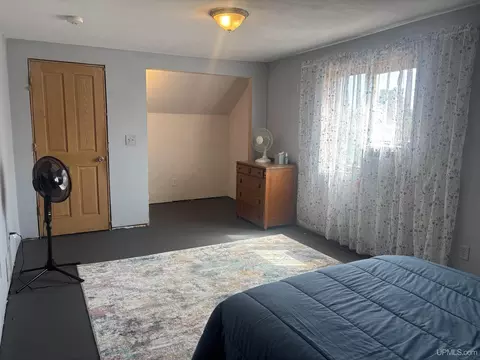 Bedroom - 809 E Pierce, Wakefield, MI 49968 photo 1 of 7