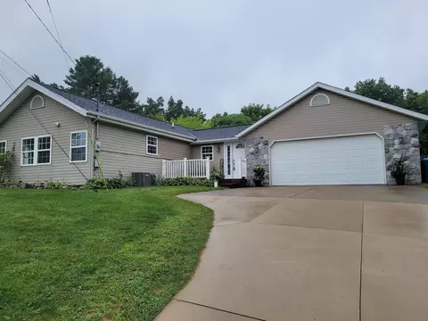 15204 Restwood, Linden, MI 48451