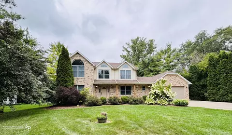 1137 E Cook, Grand Blanc, MI 48439