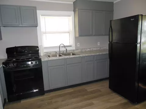 Kitchen - 400 N N Riv, Gladwin, MI 48624 photo 1 of 2