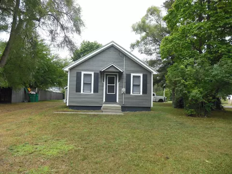 Exterior - 400 N N Riv, Gladwin, MI 48624 photo 3 of 4