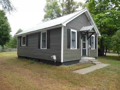 Exterior - 400 N N Riv, Gladwin, MI 48624 photo 2 of 4