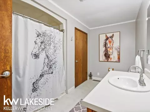 Bath - 17550 Bordman, Armada, MI 48005 photo 1 of 3