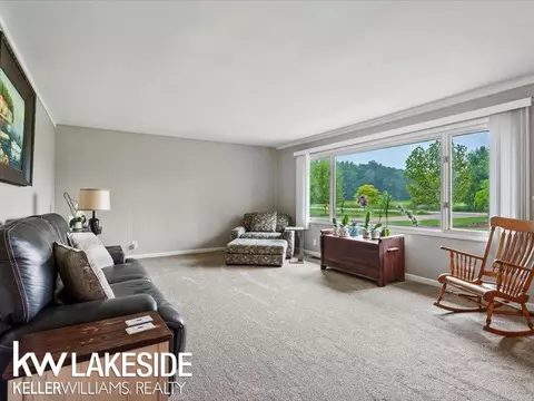 Living - 17550 Bordman, Armada, MI 48005 photo 3 of 7