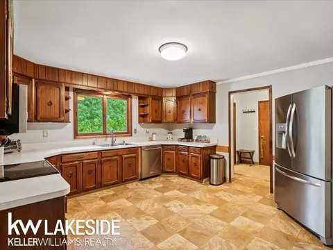 Kitchen - 17550 Bordman, Armada, MI 48005 photo 3 of 4