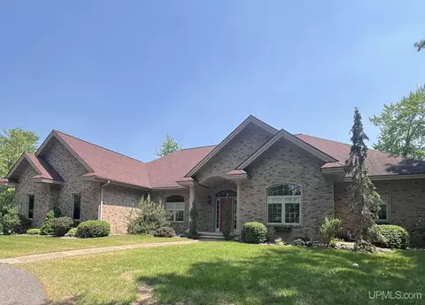 N3660 Moon Lake, Iron Mountain, MI 49801