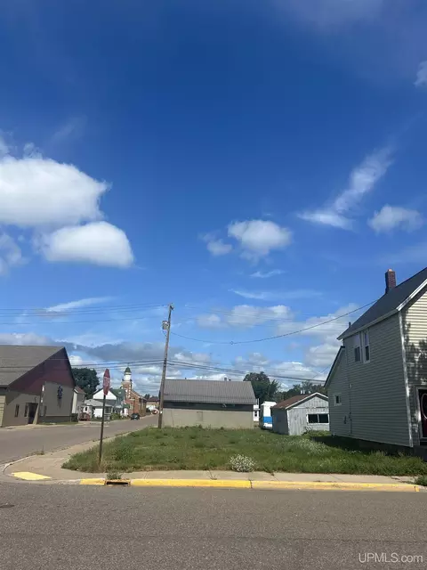 401 Cleveland, Ishpeming, MI 49849