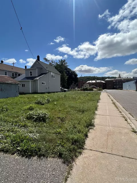 401 Cleveland, Ishpeming, MI 49849 photo 5