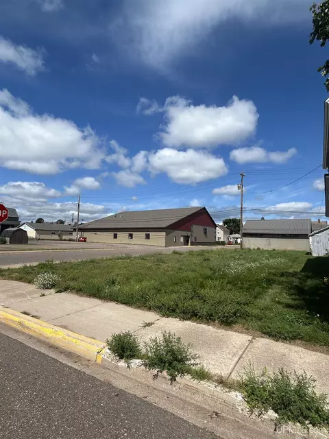 401 Cleveland, Ishpeming, MI 49849 photo 3