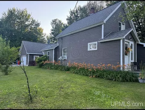 7 Pond, Negaunee, MI 49866