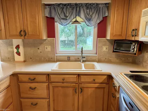 2218 Nancy, Warren, MI 48092 photo 5