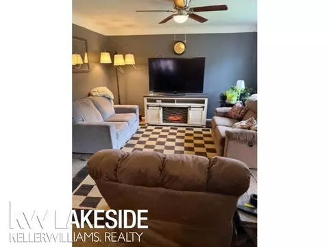 24449 Phlox, Eastpointe, MI 48021 photo 3