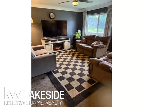 24449 Phlox, Eastpointe, MI 48021 photo 2
