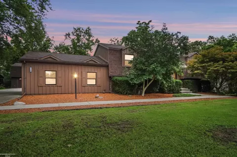 3165 N N Grv, Monroe, MI 48162
